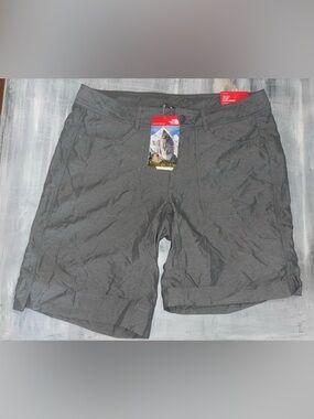 New The North Face Women’s Sage Outdoor Relaxed Horizon  Shorts Size 6
